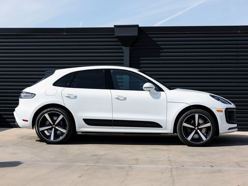 New 2026 Porsche Macan GTS image 8