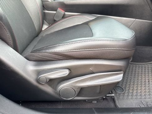 Used 2023 Jeep Compass Trailhawk w/ Trailhawk Convenience Group AWD/4WD image 29