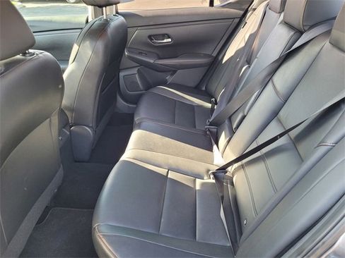 Used 2023 Nissan Sentra SR w/ SR Premium Package image 9