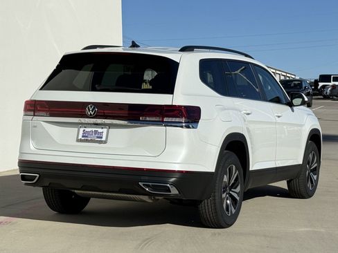 New 2026 Volkswagen Atlas SE image 4