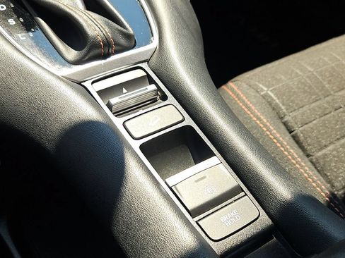 Certified 2025 Honda HR-V Sport image 16