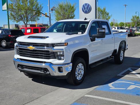 Used 2024 Chevrolet Silverado 3500 LT w/ Convenience Package AWD/4WD image 11