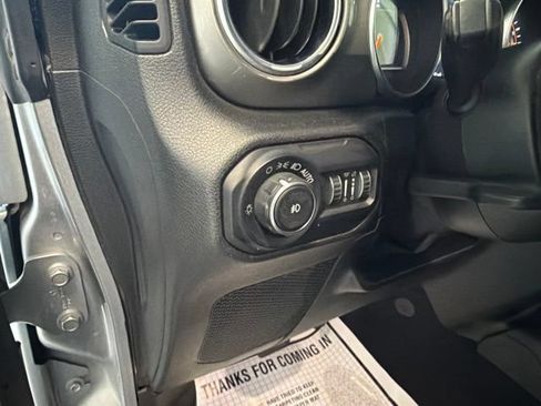 Used 2020 Jeep Wrangler Unlimited Sahara AWD/4WD image 16
