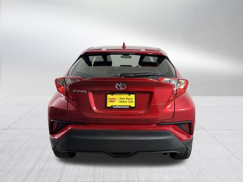 Used 2020 Toyota C-HR XLE image 6