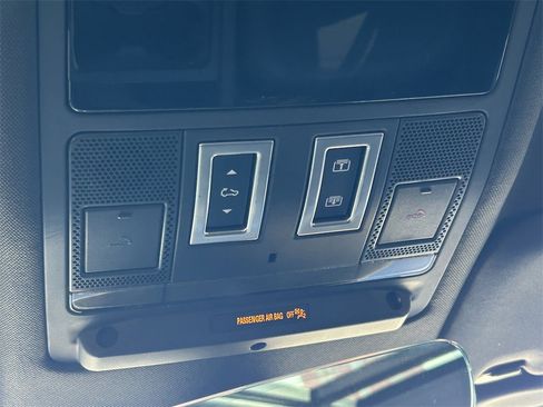 Used 2024 Land Rover Defender 110 S image 19