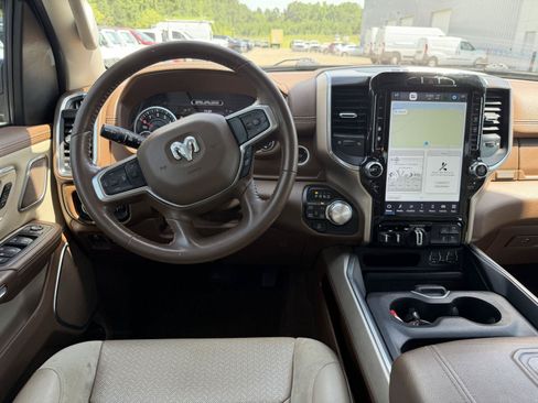 Used 2022 RAM 1500 Laramie AWD/4WD image 8