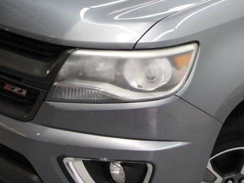 Used 2019 Chevrolet Colorado Z71 image 2