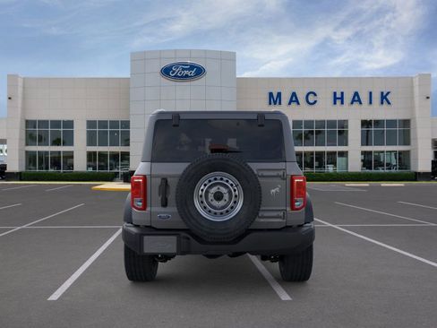 New 2025 Ford Bronco 4-Door image 5