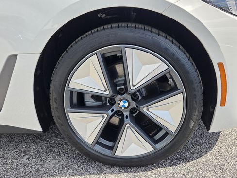 Used 2026 BMW i4 eDrive40 w/ Driving Assistance Package RWD image 9