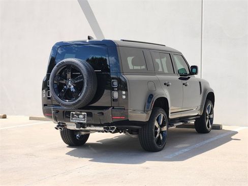 New 2025 Land Rover Defender 130 V8 image 4