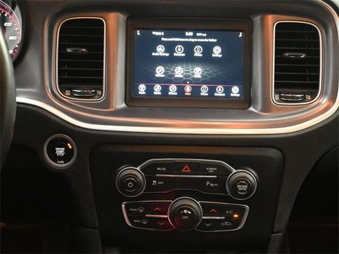 Used 2020 Dodge Charger SXT image 17