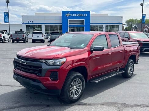 Certified 2025 Chevrolet Colorado LT w/ Advanced Trailering Package AWD/4WD image 1