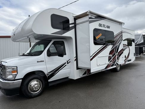 Used 2023 Ford E-450 and Econoline 450 Super Duty w/ Motorhome Prep Package image 30