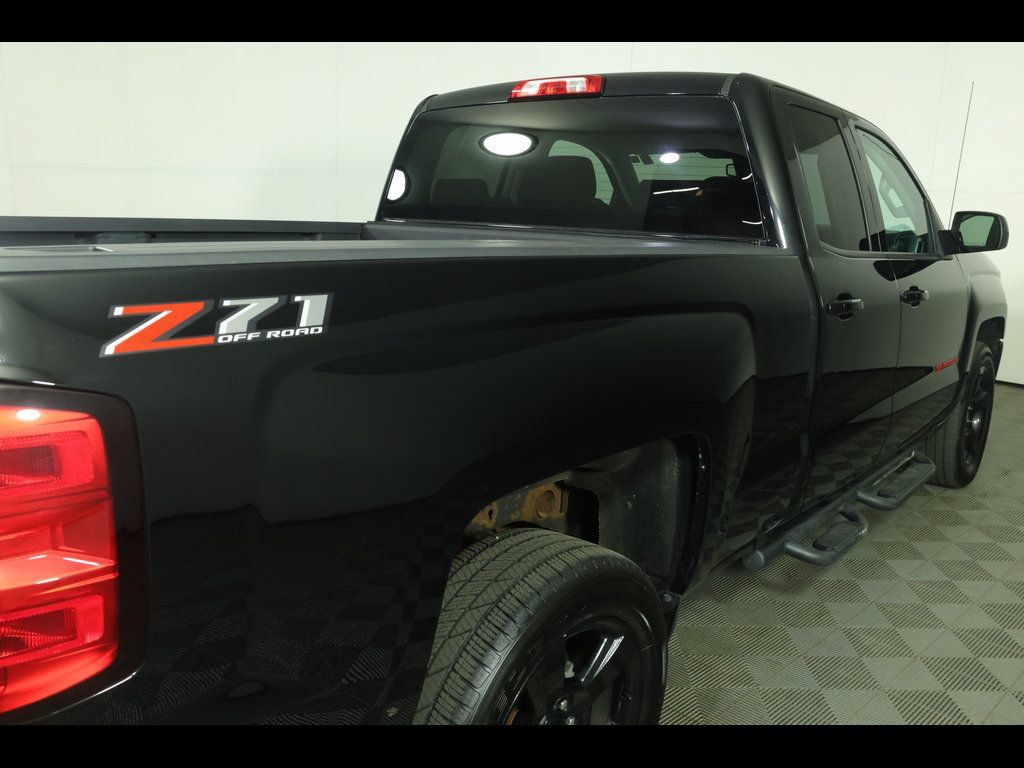Used 2018 Chevrolet Silverado 1500 LT w/ Redline Edition AWD/4WD image 20