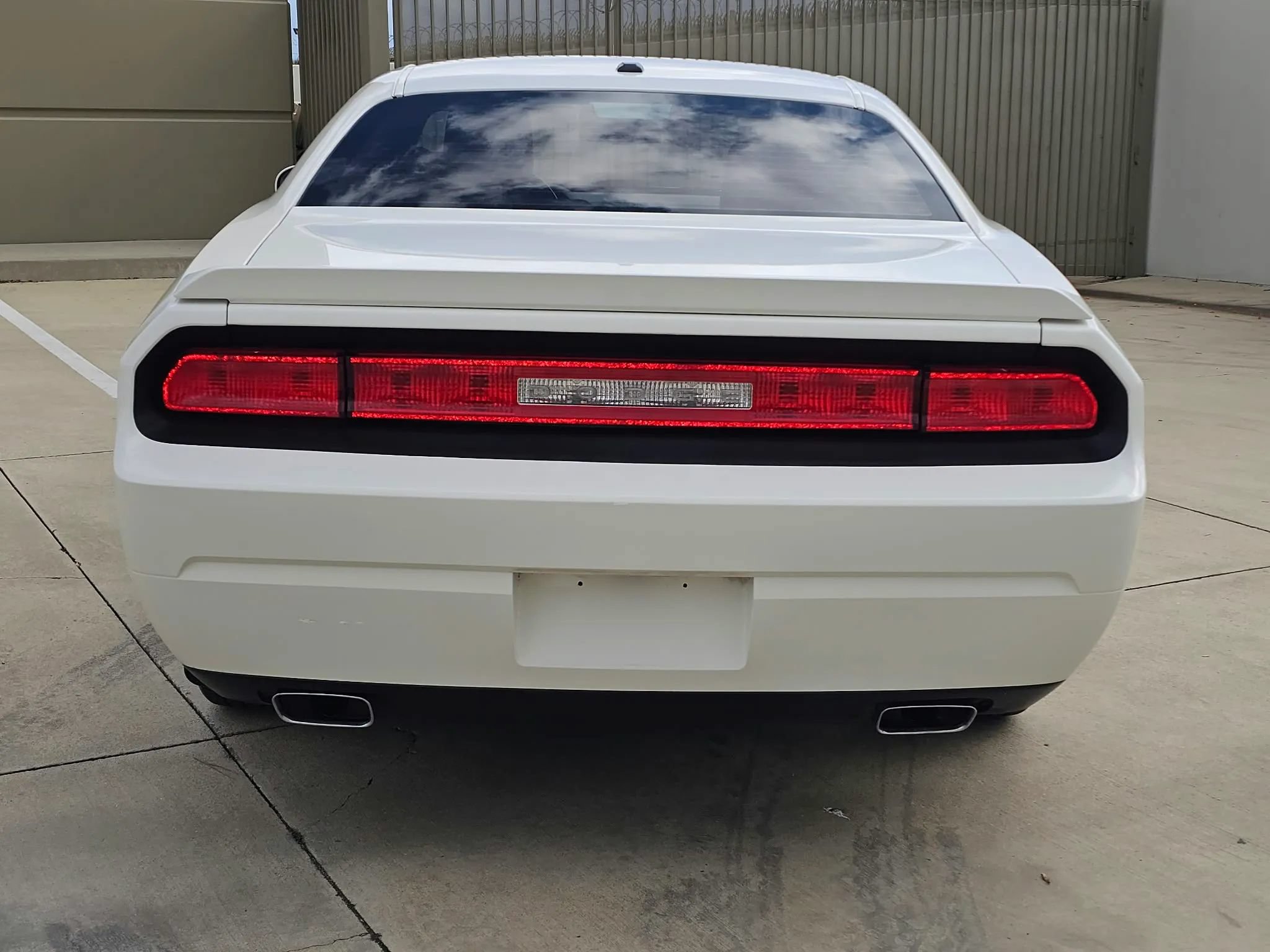 Used 2010 Dodge Challenger R/T RWD image 6