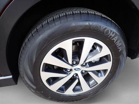 Certified 2025 Subaru Outback Premium w/ Popular Package #1A AWD/4WD image 7