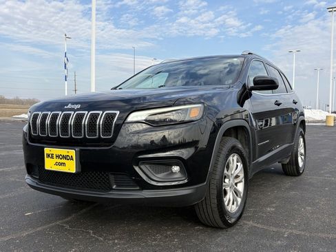 Used 2019 Jeep Cherokee Latitude w/ Cold Weather Group image 6