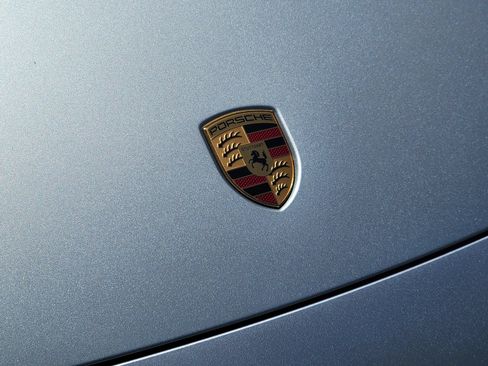 Used 2025 Porsche Macan Electric w/ Premium Package RWD image 38