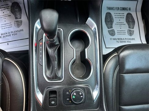 Used 2023 Chevrolet Traverse Premier w/ Redline Edition image 18