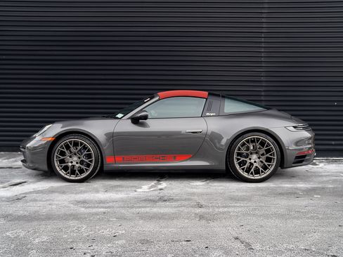 Certified 2022 Porsche 911 Targa 4 image 2