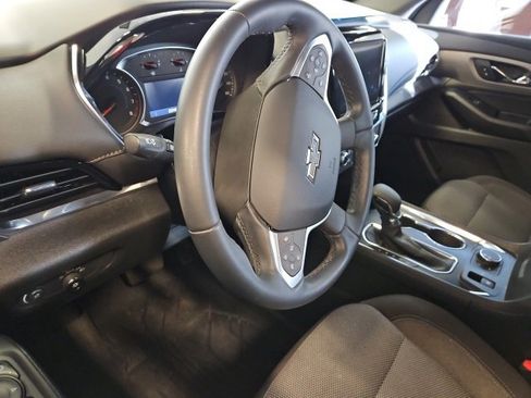Used 2023 Chevrolet Traverse LT image 12