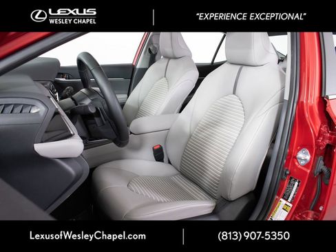 Used 2023 Toyota Camry SE w/ Cold Weather Package FWD image 18
