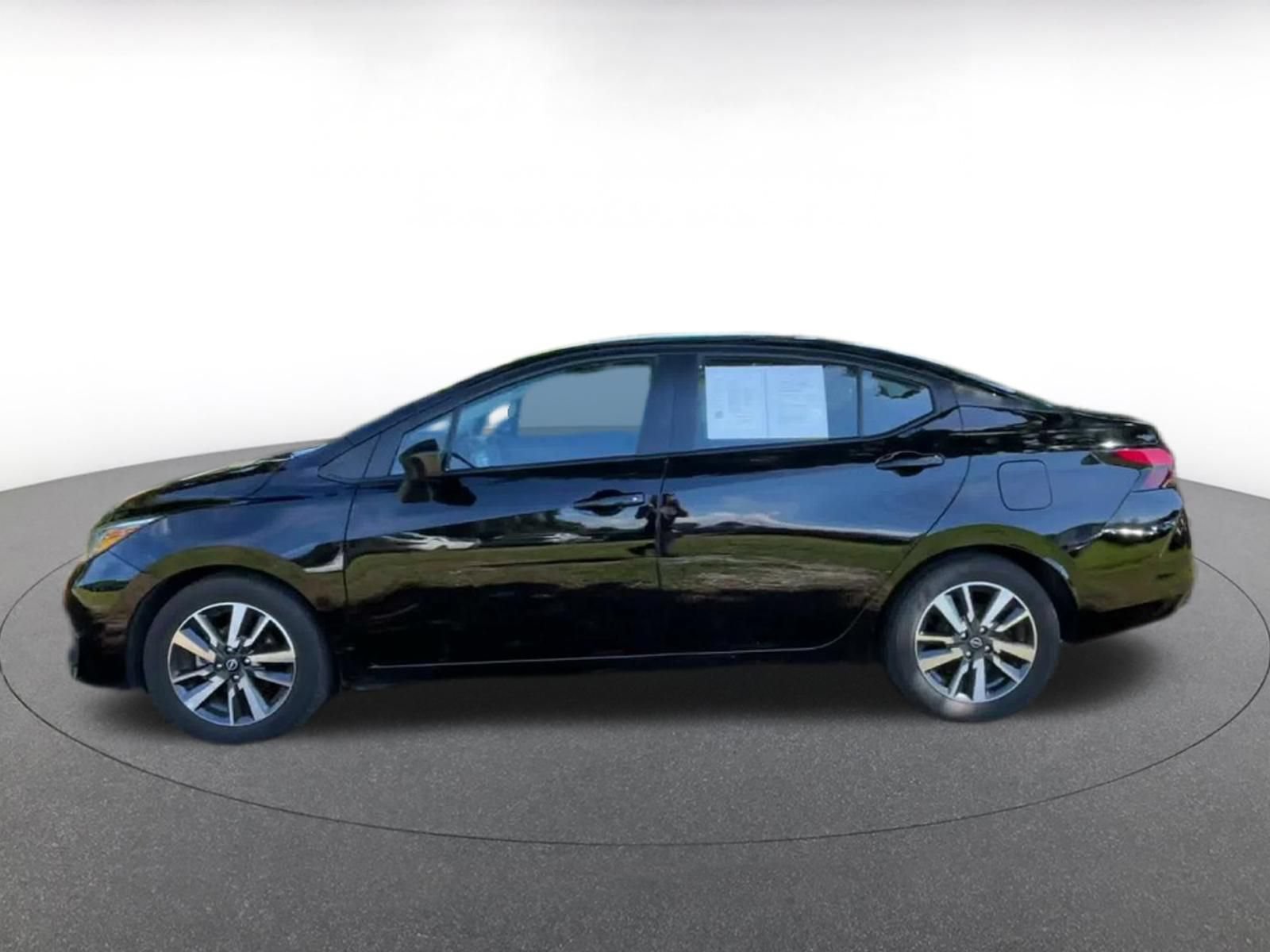 Used 2025 Nissan Versa SV FWD image 8