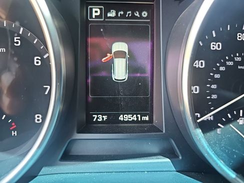 Used 2017 Hyundai Santa Fe Sport w/ 2.4L Tech Package 04 AWD/4WD image 18