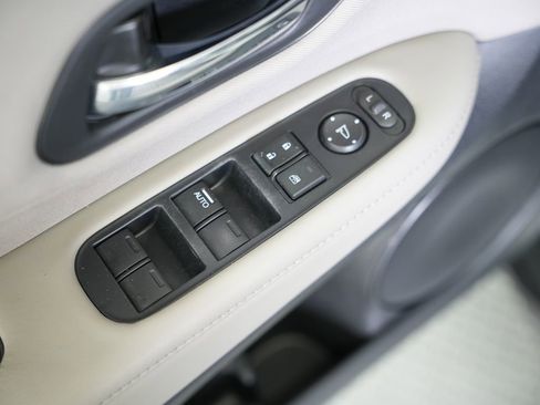 Used 2018 Honda HR-V LX image 37
