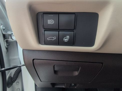 Used 2020 Toyota Highlander Limited AWD/4WD image 11