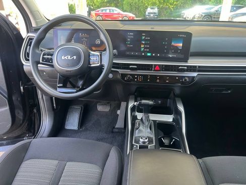Used 2025 Kia Sorento LX FWD image 16
