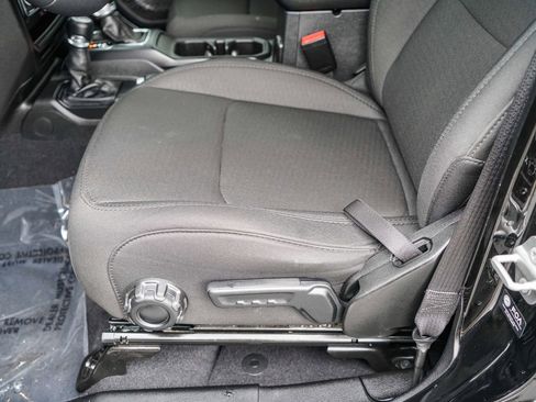 Used 2023 Jeep Gladiator Sport image 21