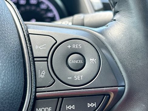 Used 2021 Toyota Camry SE w/ Convenience Package FWD image 18