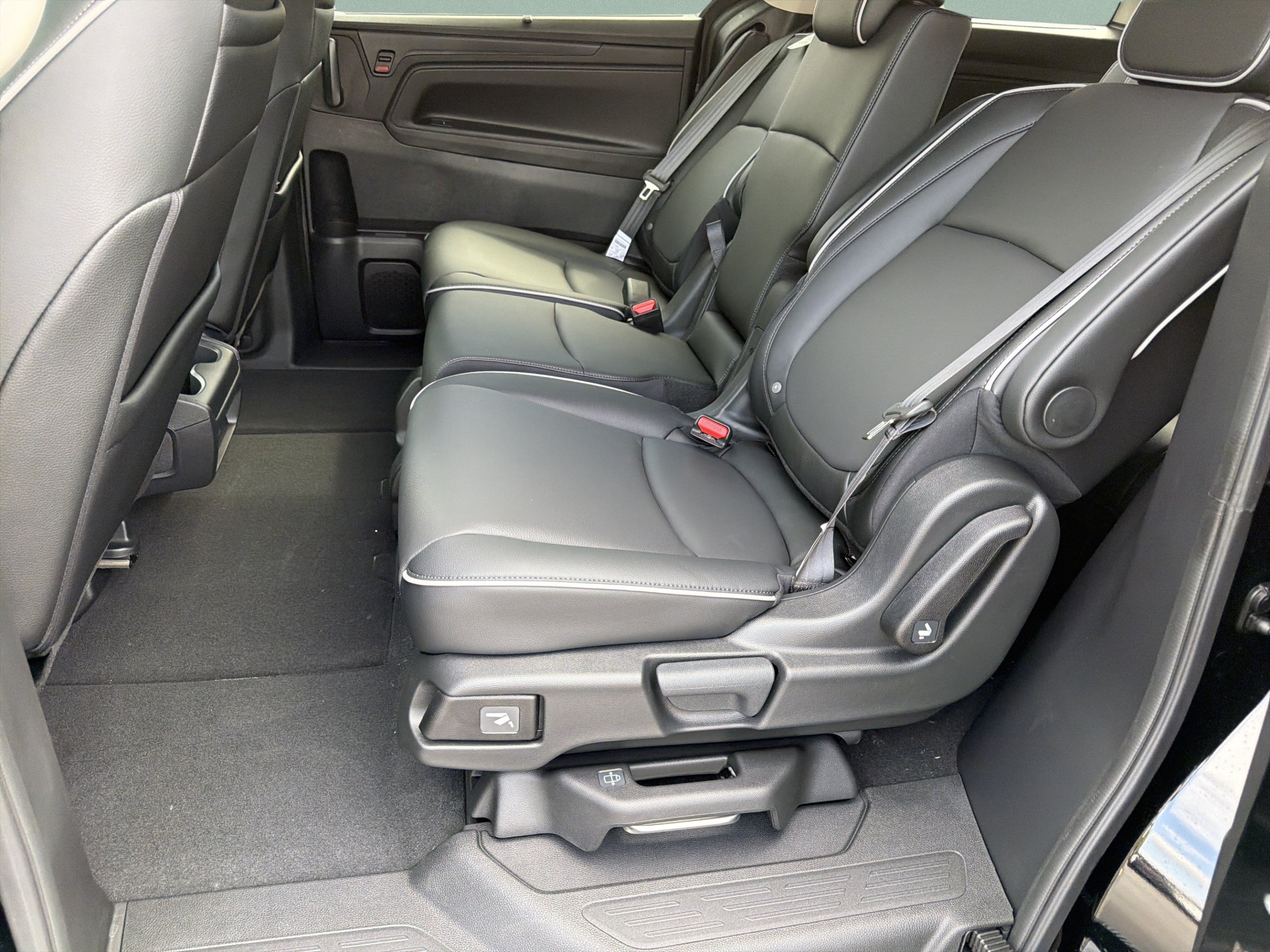New 2027 Honda Odyssey Touring image 30