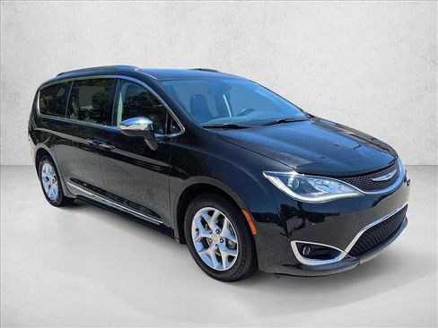 Used 2020 Chrysler Pacifica Limited FWD image 3