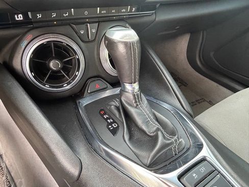 Used 2022 Chevrolet Camaro LT RWD image 15