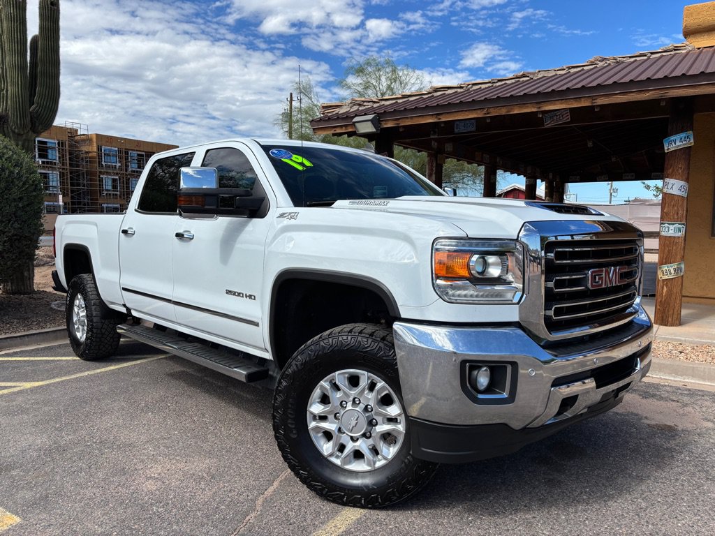 Used 2019 GMC Sierra 2500 SLT w/ Duramax Plus Package AWD/4WD image 2