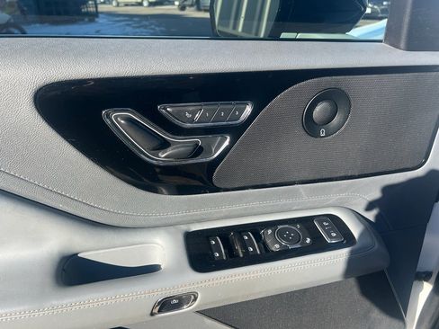 Used 2020 Lincoln Aviator Reserve w/ Equipment Group 201A image 11