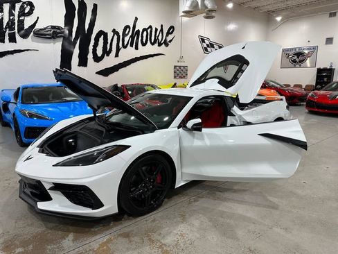 Used 2024 Chevrolet Corvette Stingray Preferred Cpe w/ Z51 Performance Package RWD image 32