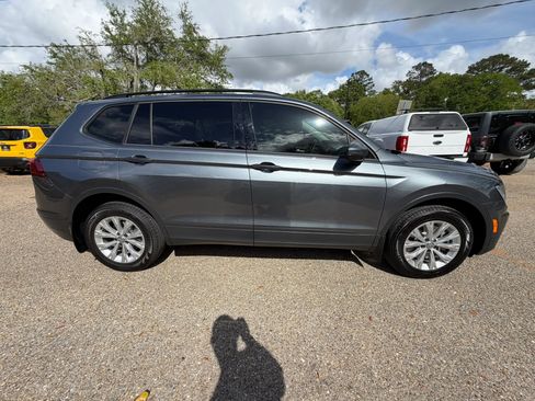 Used 2020 Volkswagen Tiguan S image 4