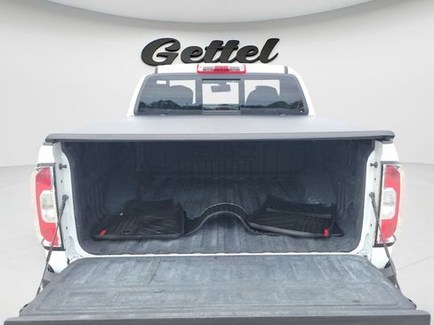 Used 2020 GMC Canyon SLE w/ Elevation Edition AWD/4WD image 9