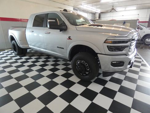 New 2026 RAM 3500 Limited AWD/4WD image 4