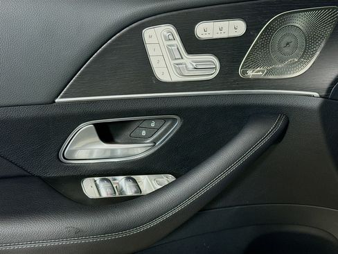 Used 2025 Mercedes-Benz GLS 450 4MATIC image 24