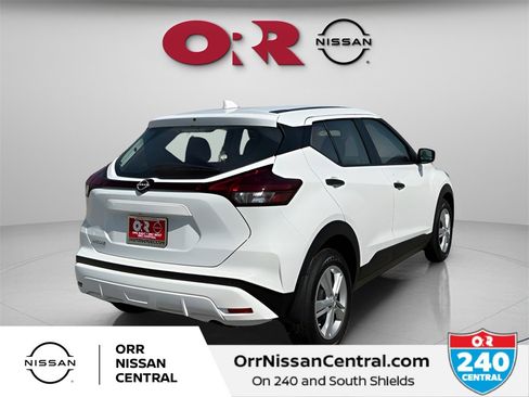 New 2025 Nissan Kicks Play S image 5