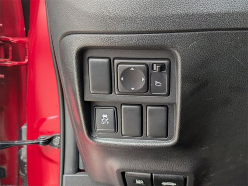 Used 2017 Nissan Juke S image 17