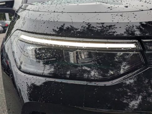 New 2025 Volkswagen Tiguan S image 10