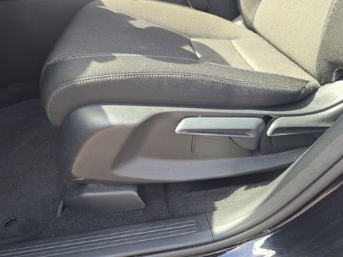 Used 2025 Honda CR-V LX image 20