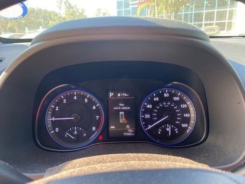 Used 2023 Hyundai Kona SEL AWD/4WD image 11