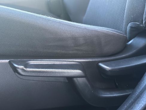 Used 2018 Honda HR-V LX image 2