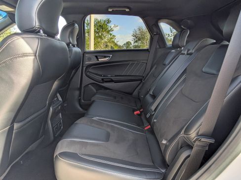 Used 2019 Ford Edge ST w/ Equipment Group 401A image 17